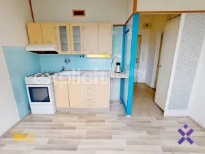 Pronájem bytu 1+1, Zlín, Kvítková, 32 m2