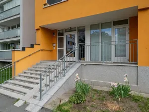 Prodej bytu 3+1, Praha - Komořany, Za sídlištěm, 68 m2