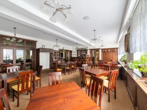 Prodej restaurace, Doksy, Komenského, 426 m2