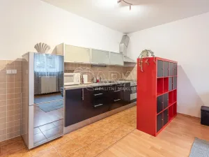 Pronájem bytu 1+kk, Praha - Černý Most, Dobrovolného, 35 m2