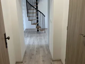 Pronájem bytu 2+1, Hradec Králové - Pražské Předměstí, Dobrovského, 56 m2