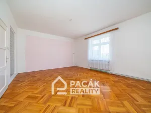 Prodej výrobních prostor, Tršice, 1000 m2
