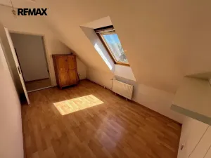 Pronájem rodinného domu, Hlásná Třebaň, K Černé Skále, 175 m2