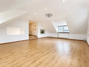 Prodej rodinného domu, Hora Svatého Šebestiána, 295 m2