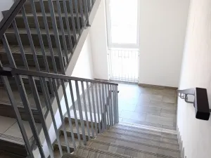 Pronájem bytu 1+kk, Praha, Freiwaldova, 37 m2