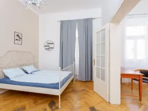 Pronájem bytu 3+1, Praha - Nové Město, Vyšehradská, 90 m2