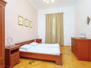 Pronájem bytu 3+1, Praha - Nové Město, Vyšehradská, 90 m2