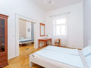 Pronájem bytu 3+1, Praha - Nové Město, Vyšehradská, 90 m2