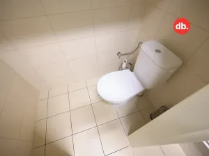 Pronájem obchodního prostoru, Karlovy Vary, Nejdecká, 16 m2