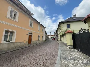 Pronájem garáže, Kutná Hora, Jungmannovo náměstí, 15 m2