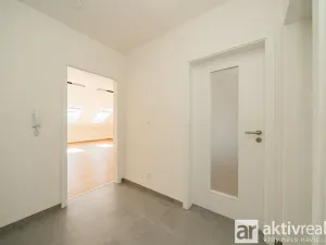 Pronájem bytu 2+kk, Ovčáry, Na Bulánce, 62 m2