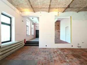Pronájem restaurace, Hradec Králové, Pospíšilova, 159 m2
