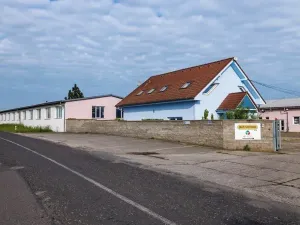 Prodej skladu, Milčice, 5167 m2