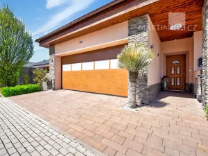 Prodej rodinného domu, Veleň, 258 m2