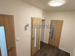 Pronájem bytu 2+kk, Praha, Borovanského, 45 m2