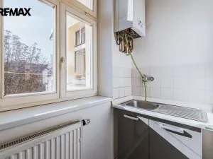 Pronájem bytu 1+1, Praha - Holešovice, Letohradská, 40 m2