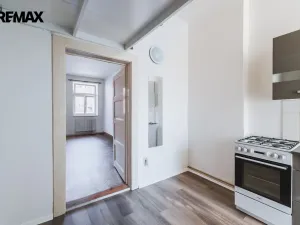 Pronájem bytu 1+1, Praha - Holešovice, Letohradská, 40 m2