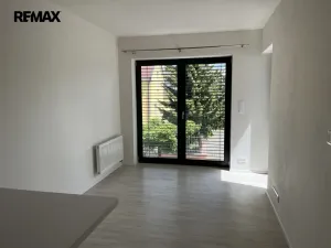 Pronájem bytu 1+kk, Zlín, Čepkovská, 28 m2
