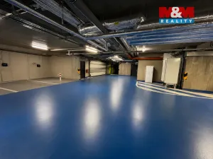 Pronájem garážového stání, Praha - Nusle, Nuselská, 16 m2