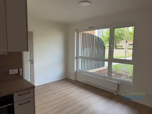 Pronájem bytu 1+kk, Praha - Černý Most, Arnošta Valenty, 25 m2