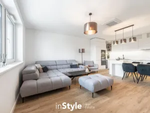 Pronájem bytu 2+kk, Staré Město, Velkomoravská, 71 m2