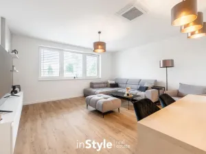 Pronájem bytu 2+kk, Staré Město, Velkomoravská, 71 m2