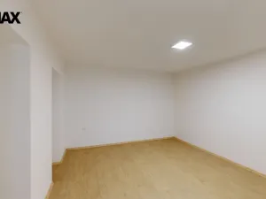 Prodej bytu 3+1, Odrovice, 220 m2