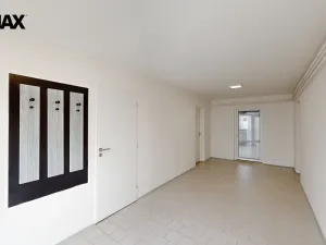 Prodej bytu 3+1, Odrovice, 220 m2