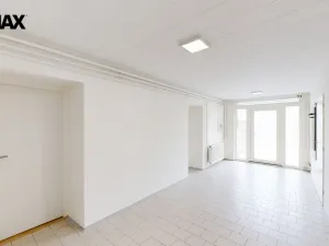 Prodej bytu 3+1, Odrovice, 220 m2