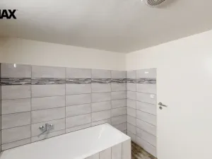 Prodej bytu 3+1, Odrovice, 220 m2