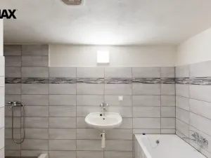 Prodej bytu 3+1, Odrovice, 220 m2