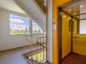 Pronájem bytu 3+kk, Praha - Prosek, Lovosická, 64 m2