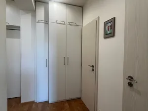 Pronájem bytu 2+1, Praha, Šenovská, 55 m2