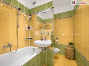 Prodej bytu 2+kk, Karlovy Vary - Stará Role, Kladenská, 36 m2