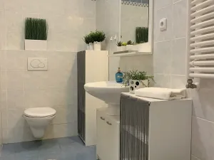 Pronájem bytu 2+kk, Praha - Vysočany, Na Harfě, 44 m2