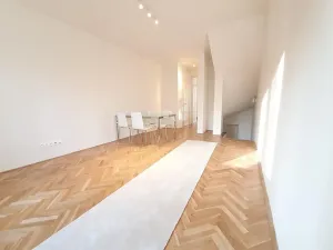 Pronájem rodinného domu, Praha - Smíchov, Xaveriova, 100 m2
