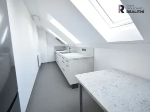 Pronájem bytu 3+1, Zlín - Příluky, Pod Mlýnem, 77 m2