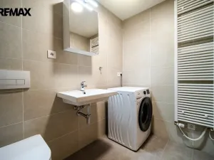Pronájem bytu 1+kk, Praha - Vysočany, Smržových, 31 m2
