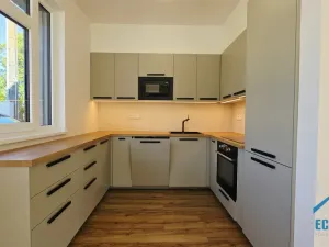 Pronájem kanceláře, Herink, U Kovárny, 92 m2