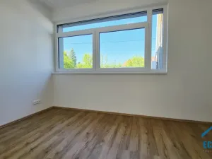 Pronájem kanceláře, Herink, U Kovárny, 92 m2