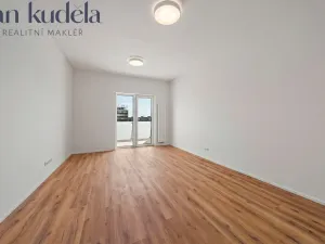Pronájem bytu 1+kk, Brno, Komárovská, 33 m2