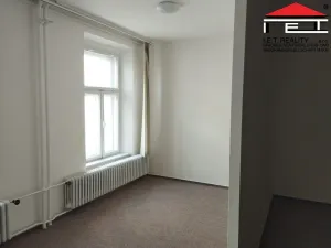 Pronájem bytu 2+kk, Opava, Sněmovní, 90 m2