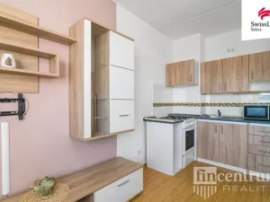 Pronájem bytu 2+kk, Pardubice, nábřeží Závodu míru, 42 m2