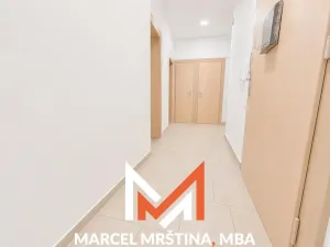 Pronájem bytu 2+1, Náchod, Husovo náměstí, 74 m2