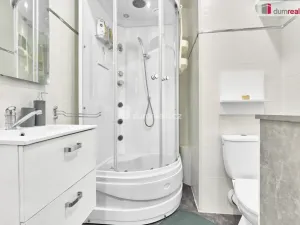 Prodej bytu 2+kk, Karlovy Vary, Charkovská, 48 m2