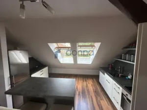 Pronájem bytu 2+kk, Praha, Hradešínská, 47 m2