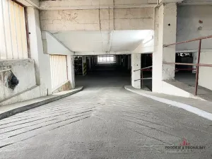 Pronájem garážového stání, Praha - Střížkov, Lovosická, 18 m2