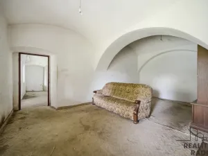 Prodej komerční nemovitosti, Holetín, 400 m2