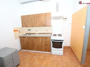 Pronájem bytu 1+kk, Karlovy Vary - Počerny, 58 m2