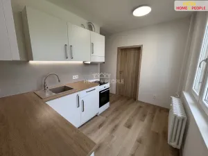 Pronájem bytu 3+1, Karlovy Vary - Bohatice, Ostrovská, 64 m2